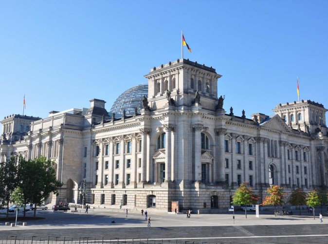 SchoeneAussichtenTouristik-Berlin-reichstag-1168308_1280