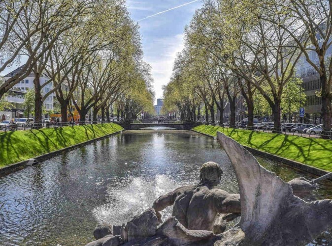 SchoeneAussichtenTouristik-Duesseldorf-4377220_1280