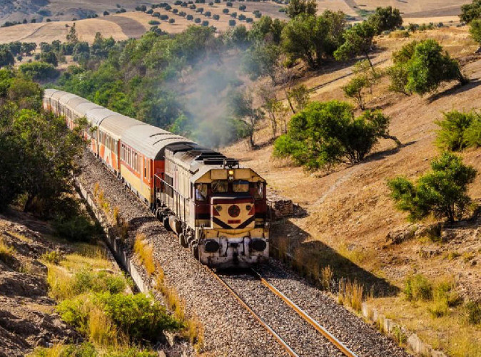 0014_image_manager__travel-image_der-oriental-desert-express-credit-geert-stock.adobe.com